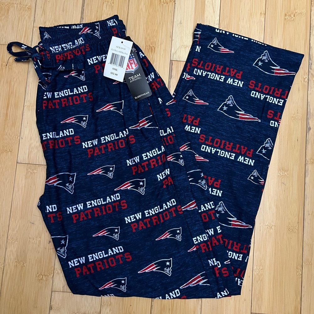 NFL Apparel Sleepwear -  New England Patriots Pajamas - Size: Small (Mens)